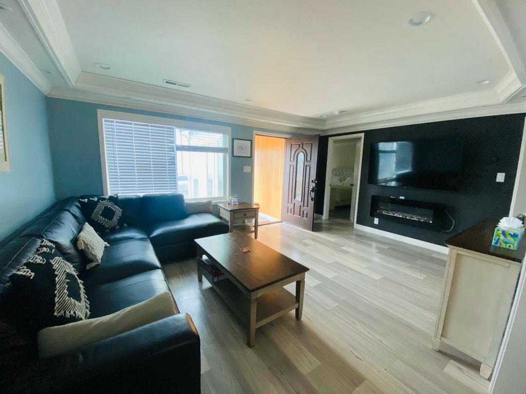 b265016a-bb55-48b1-a60e-758fbff642de